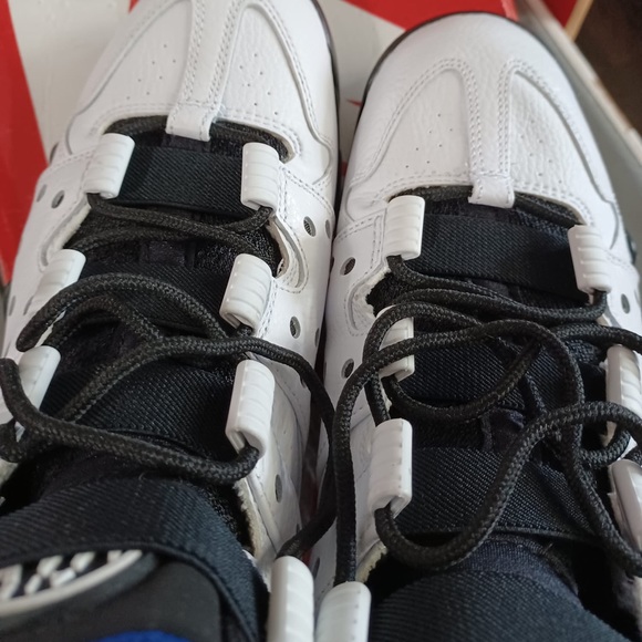 Nike Air Max Barks Sneakers - Picture 6 of 9